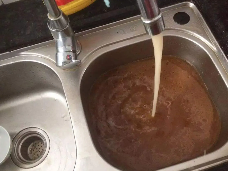 "Black-brown" tap water is like poison
